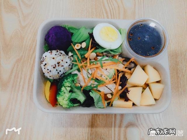 下定决心减肥后，午饭吃什么既能饱腹又不会在体内储存太多脂肪？