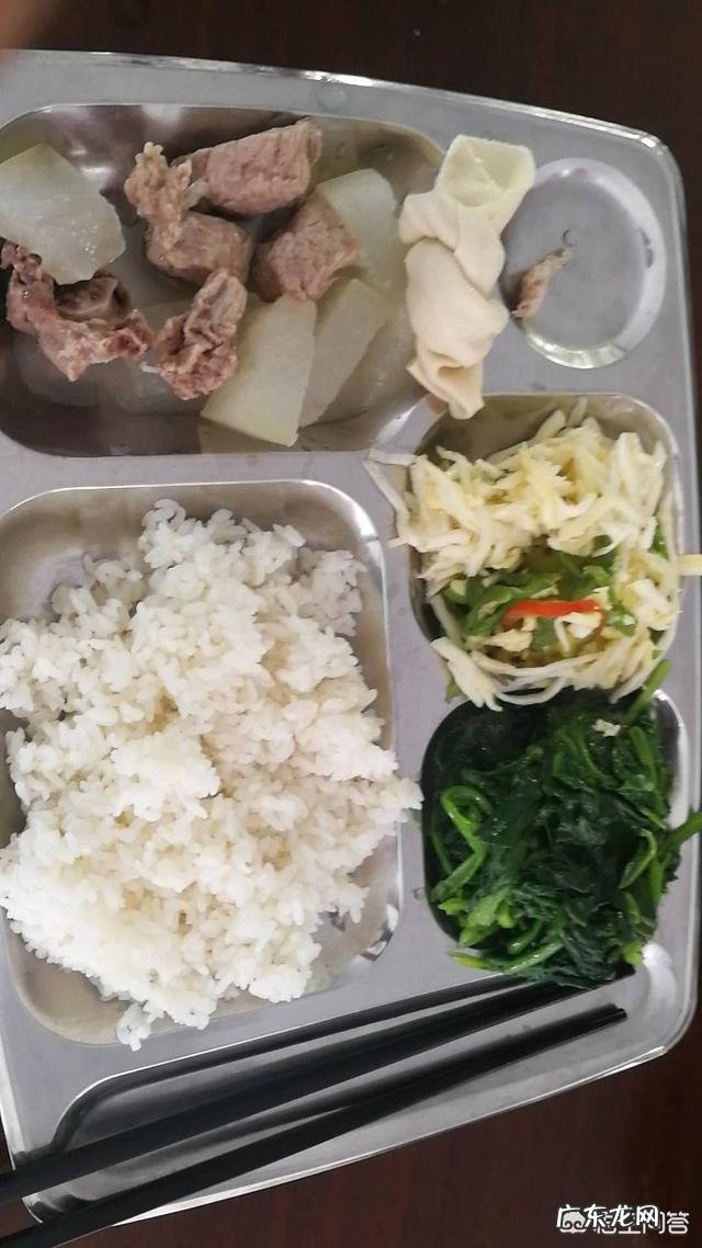 下定决心减肥后，午饭吃什么既能饱腹又不会在体内储存太多脂肪？