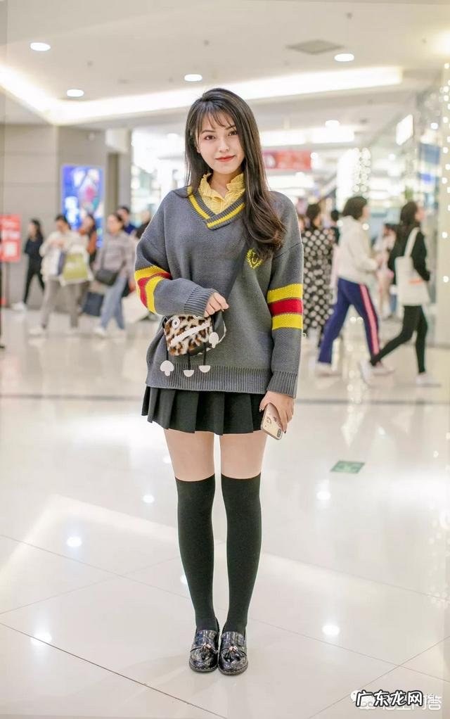 请问过膝长袜适合哪种腿型？