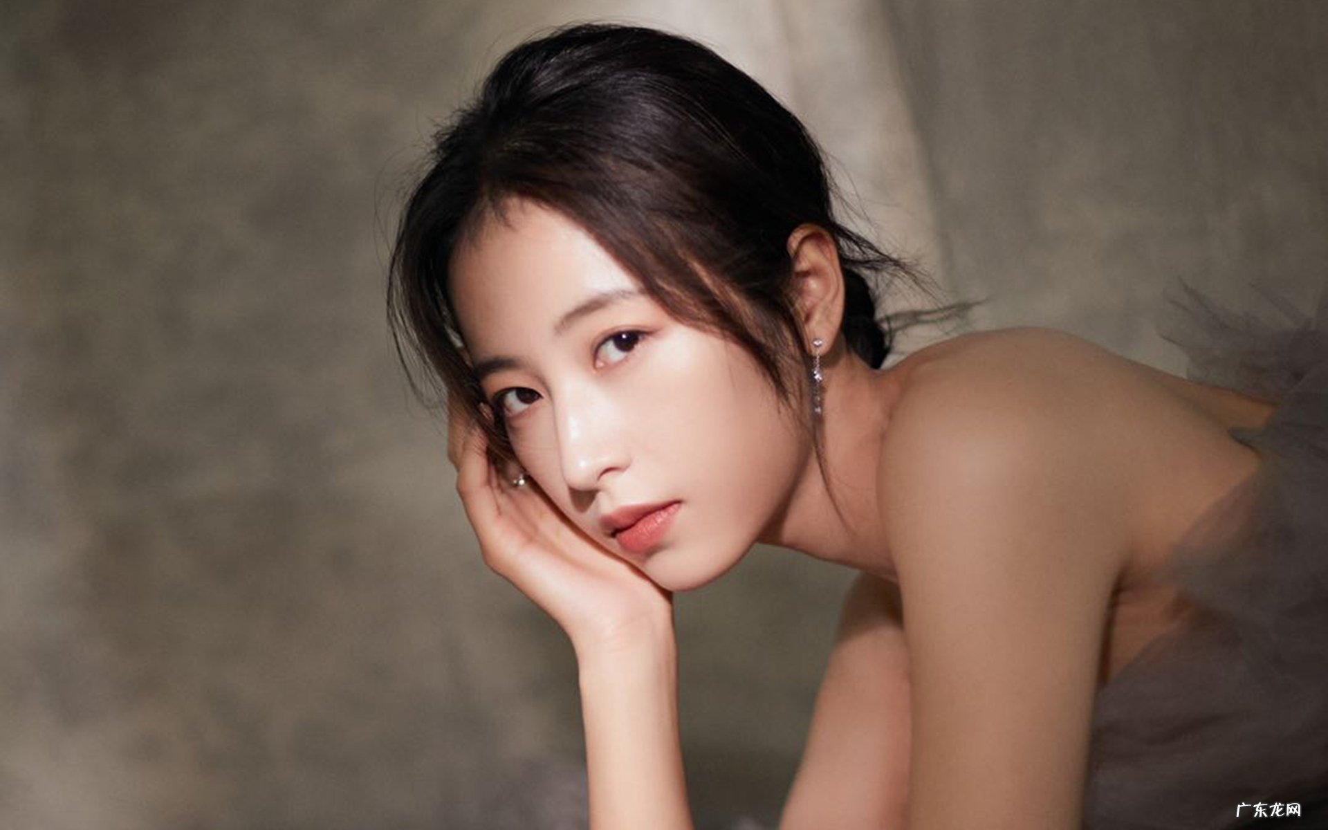 跳绳、慢走,原地跑,节食,哪个减肥效果好一些啊?