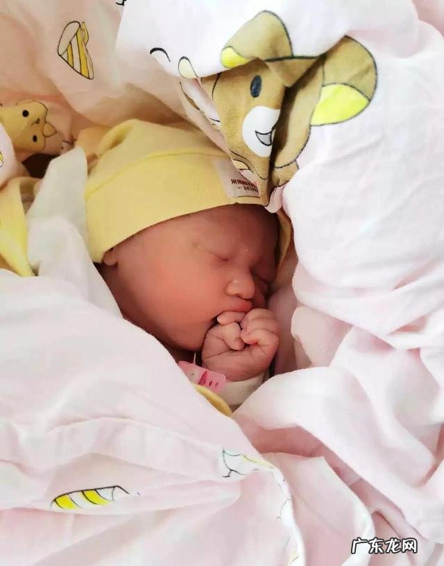 产后何时开始瘦身最佳，减掉小肚腩，瘦出马甲线？