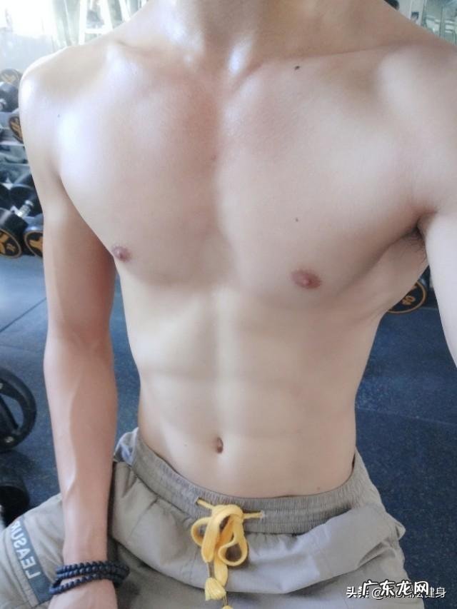 身高173体重71kg,想练出腹肌建议使用增肌粉还是蛋白粉?