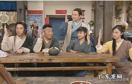 职场管理实践中，当制度与现实情况有偏差时，如何有效执行制度