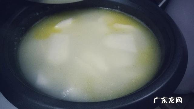 晚上睡觉前吃水果和零食减肥吗？