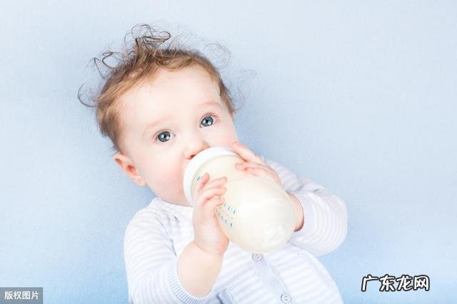 带宝宝坐飞机需要知道的几大细节-带小婴儿坐飞机要带哪些东西