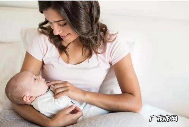 宝宝驼背的正确抱法-6个月宝宝正确抱姿