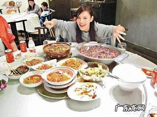 减肥时为什么上午不饿,一到下午就很饿?该怎么调整呢?