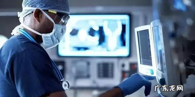 宝宝把蛋壳当成摇篮-蛋壳当摇篮的最小婴儿