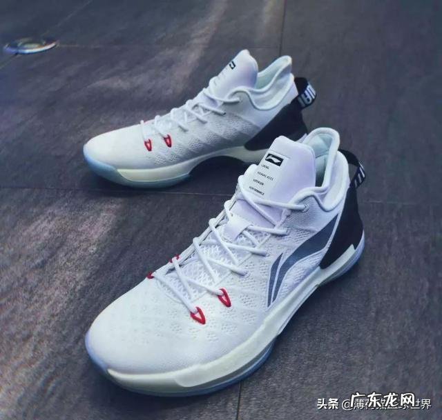 李宁驭帅11和音速6哪个更适合女生