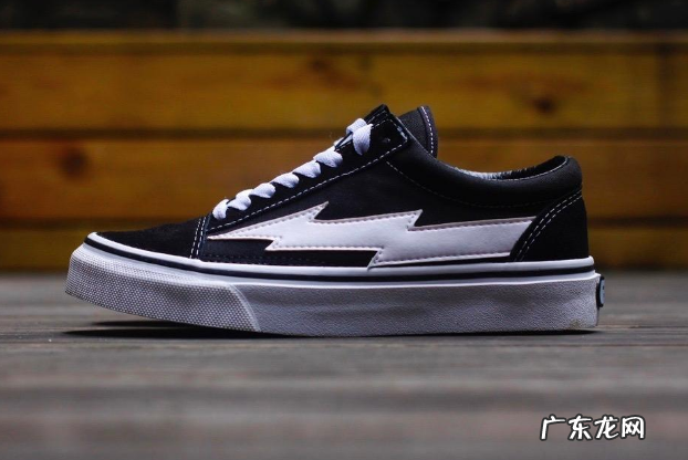 2019阿迪最火的鞋 2019最火男鞋推荐