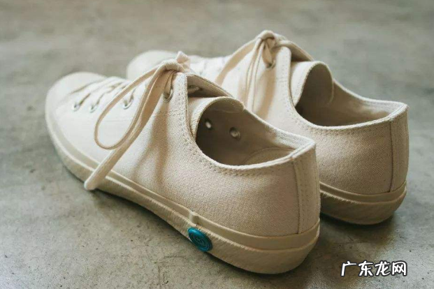 小白鞋女 女生小白鞋什么牌子好