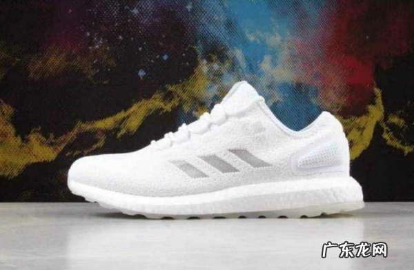 阿迪达斯哪些鞋好看 阿迪达斯十款最火鞋子