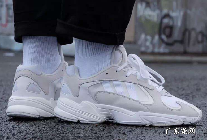 阿迪达斯哪些鞋好看 阿迪达斯十款最火鞋子