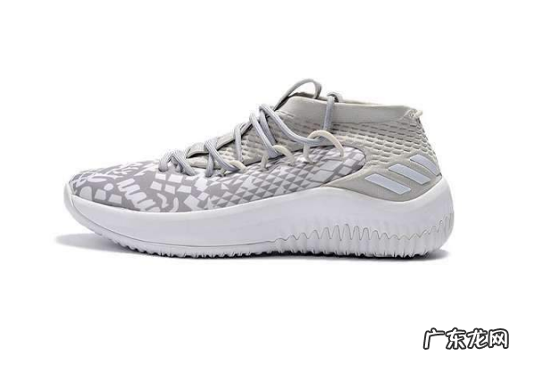 三叶草男鞋正品多少钱 阿迪达斯十大好看的鞋