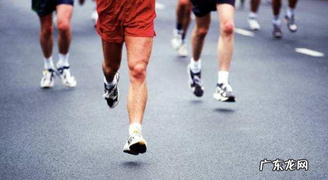 想减肥又没时间跑步,有哪种锻炼对场地没要求的运动?