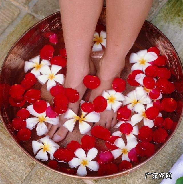 泡脚的水温是多少最好 泡脚时的最佳时间,最佳水温有要求吗?