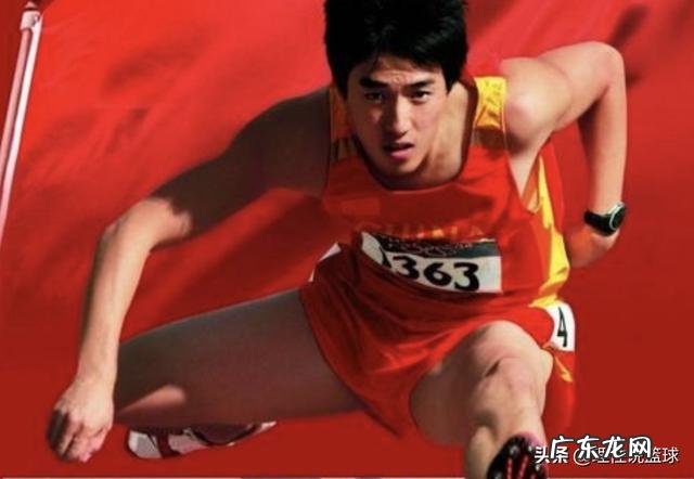 16岁身高220公分，詹姆斯为何会为中国小将余嘉豪振臂欢呼