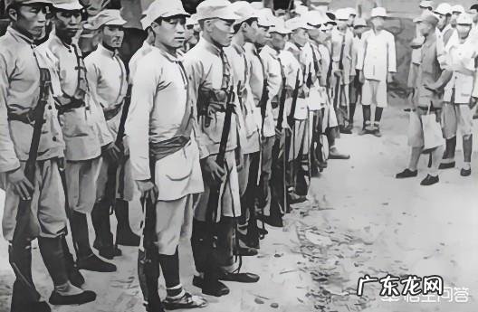 近代打仗时,小腿上缠的绑腿有什么用?为什么现代军人不绑腿了?