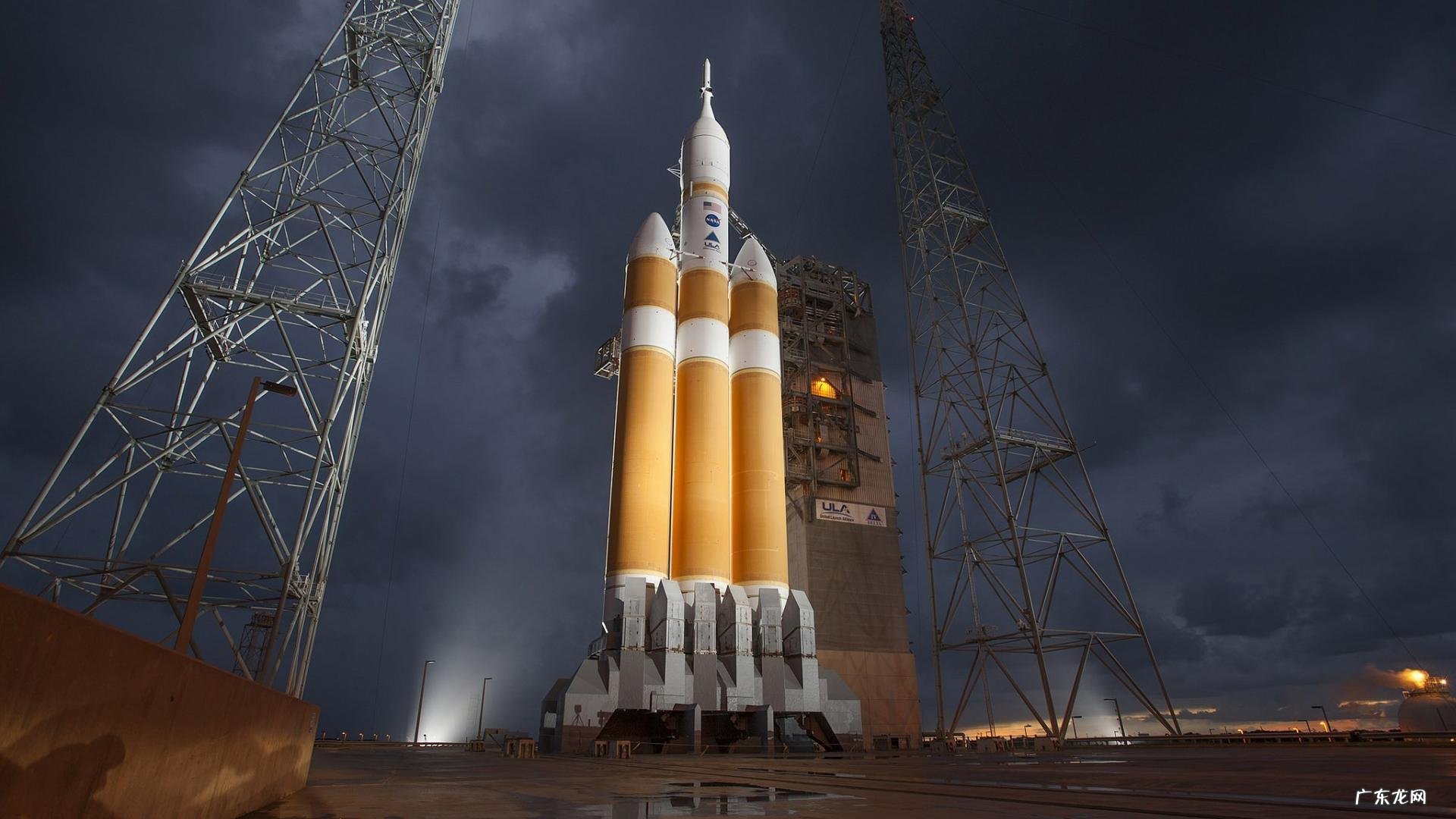 描写一个跳绳技术很厉害的女孩150字？