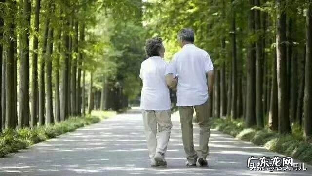 为什么有些人一整天都待在家里也不出去?