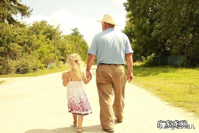 为什么有些人一整天都待在家里也不出去?