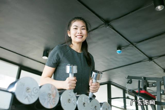 每天做20个仰卧起坐多久能把肚子给减下来？