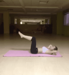 做卷腹时,如何找到腹部发力的感觉?