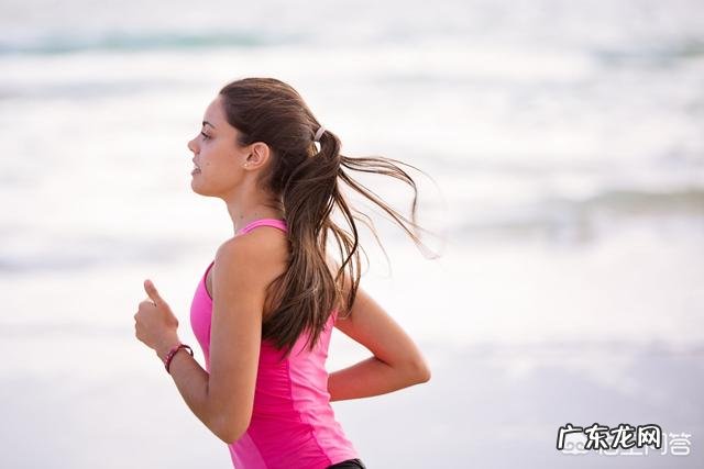 1公里跑和300个深蹲谁更减脂？