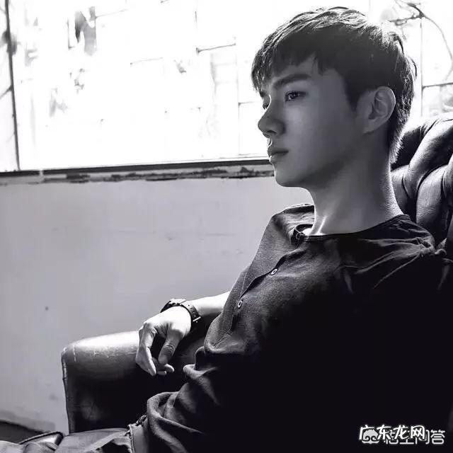 瘦高体型的男生怎么搭配穿衣