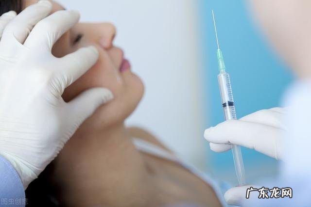 肉毒毒素注射剂注射进人体后的作用机制是怎样的？