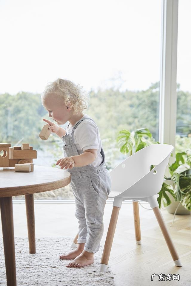 宝宝适合坐什么样的宝宝餐椅-宝宝餐椅哪种最实用