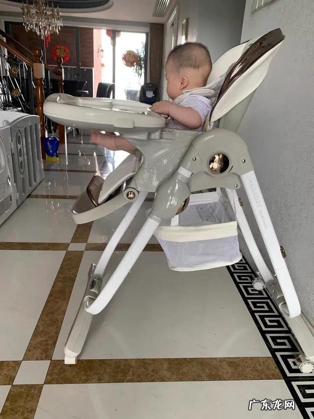 宝宝几个月可以坐餐椅自主进食-宝宝多大可以用餐椅进食