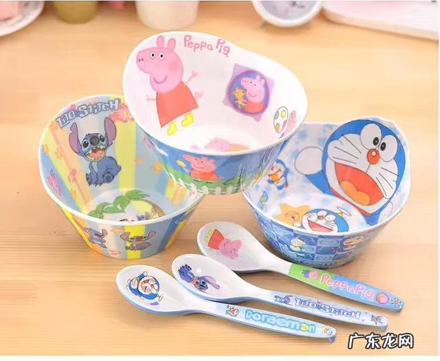 宝宝吃饭用什么餐具最合适-宝宝吃饭餐具怎么选择