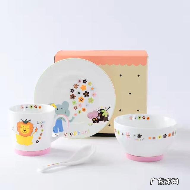 宝宝吃饭用什么餐具最合适-宝宝吃饭餐具怎么选择