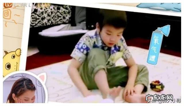 贾静雯跟黄圣依同上亲子节目,一个素颜一个全妆,谁赢了?