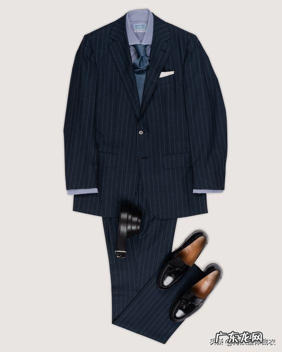 深色牛仔群配什么颜色的裤袜？