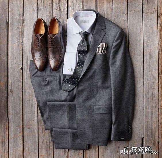 深色牛仔群配什么颜色的裤袜？