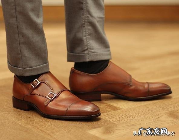 深色牛仔群配什么颜色的裤袜？