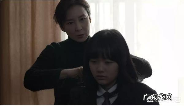 韩国电影大叔抚养一个小女孩 韩国电影《大叔》里的小女孩叫什么名字？