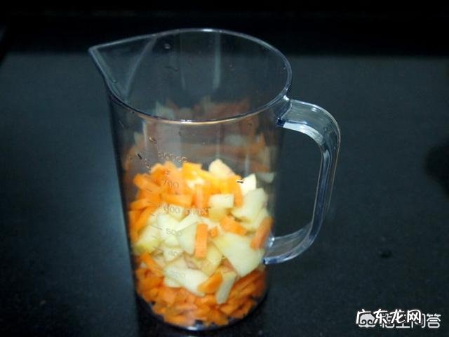 胡萝卜苹果汁怎么榨,胡萝卜、苹果与水的量放多少?