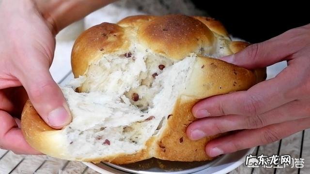 做拉丝面包不用鸡蛋不用黄油 不用黄油,放高筋面粉和食用油,能做出拉丝面包吗?