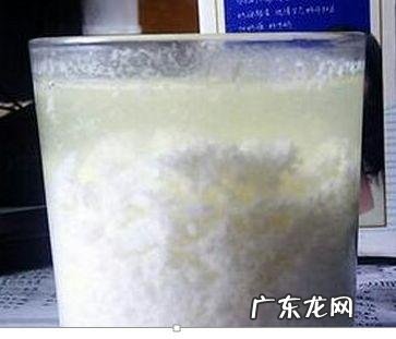 冰箱里牛奶放久了,还能喝吗?