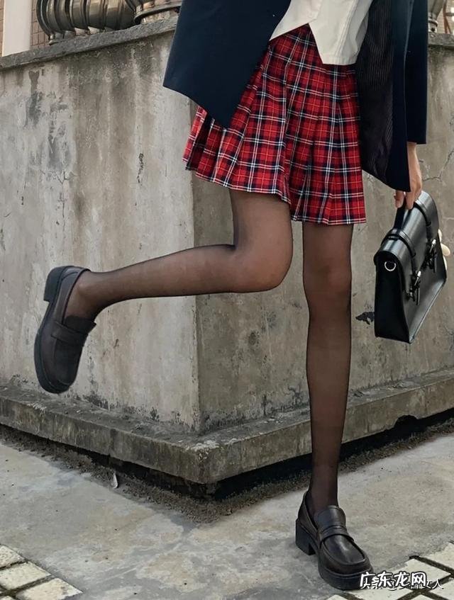 肉色丝袜好看还是黑丝袜好看？还是其他颜色的好看呢？