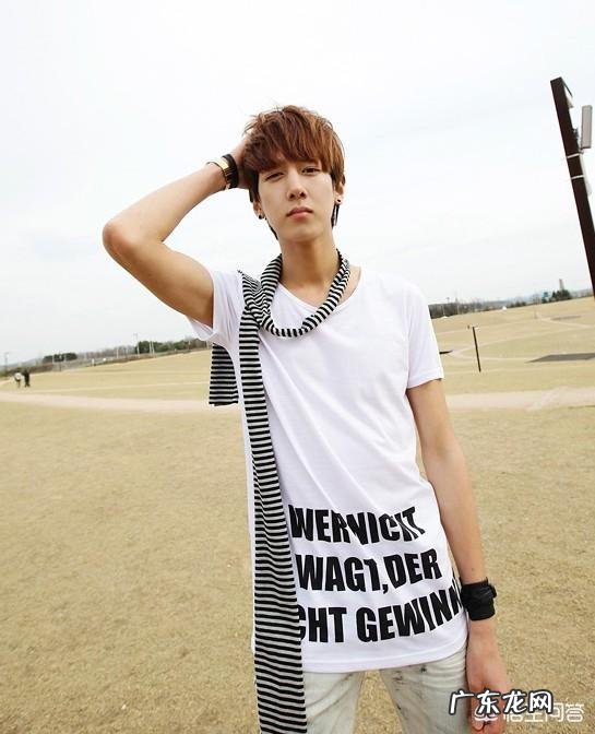 肉色丝袜好看还是黑丝袜好看？还是其他颜色的好看呢？