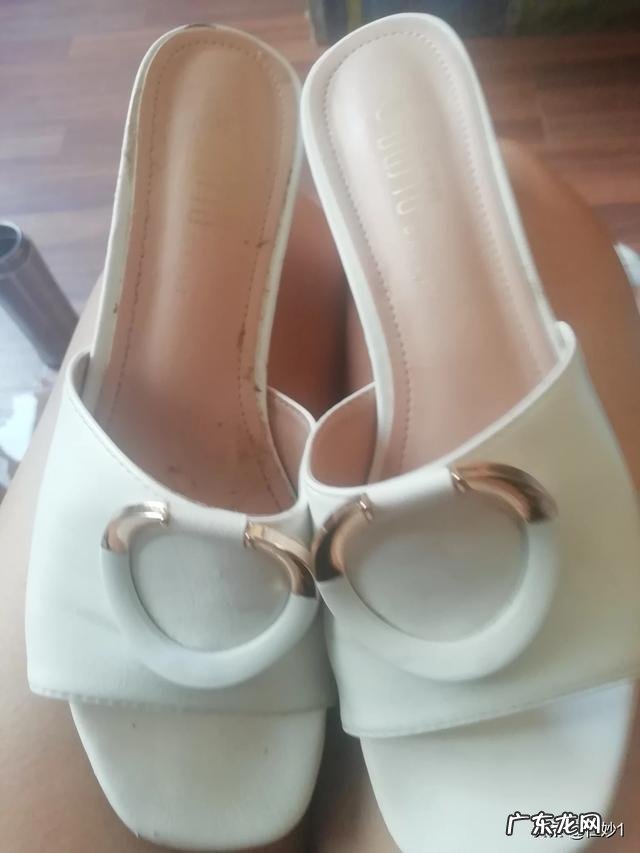 肉色丝袜好看还是黑丝袜好看？还是其他颜色的好看呢？