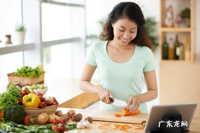 为了减肥而节食,但是饿的胃口不舒服,有什么办法能改善?