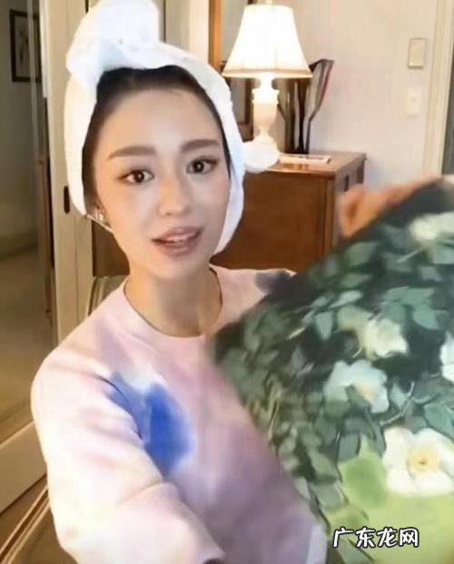 吉娜说什么玩意儿的表情包 吉娜把一手好牌打的稀烂,为何最后坚挺的只剩下胸?