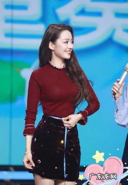 吉娜说什么玩意儿的表情包 吉娜把一手好牌打的稀烂,为何最后坚挺的只剩下胸?