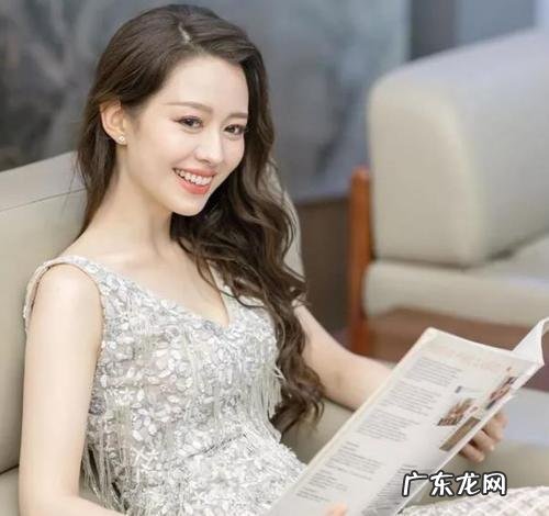 吉娜说什么玩意儿的表情包 吉娜把一手好牌打的稀烂,为何最后坚挺的只剩下胸?