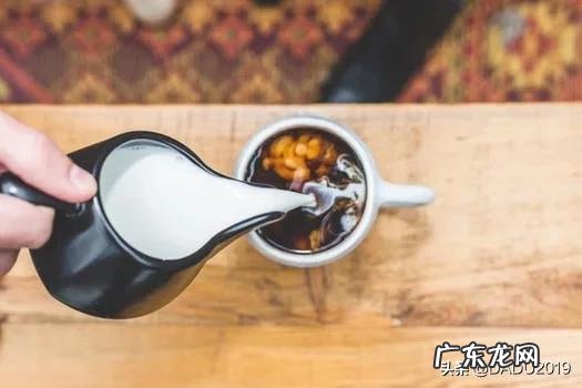 哪种牛奶适合加咖啡 哪一种咖啡加牛奶更好喝，更营养？